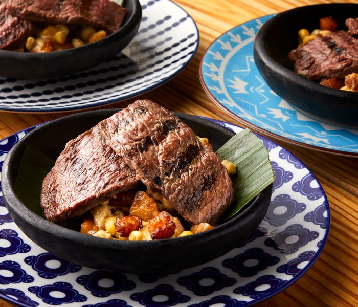 Filetes de Lomo a la Parrilla con Timbal de Choclo